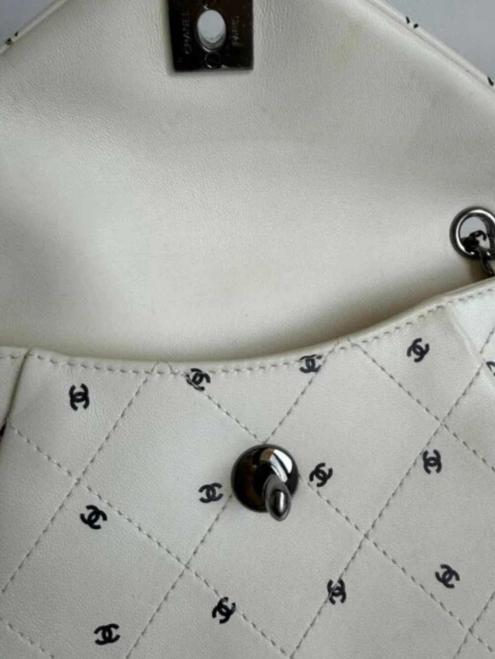 Printed Lambskin Logo CC Envelope Clutch With Chain White